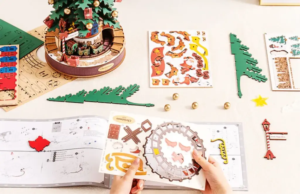Christmas Melody Tree 13