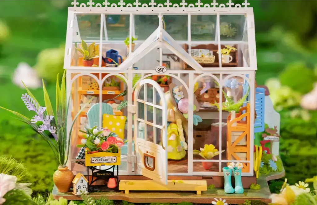 Dreamy Garden House 11