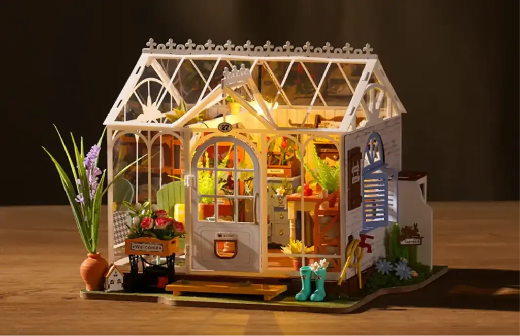 Dreamy Garden House 15
