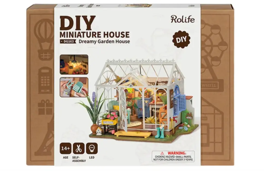Dreamy Garden House 19