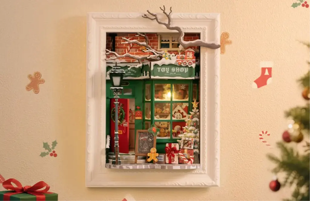 Santa's Toy Shop 12