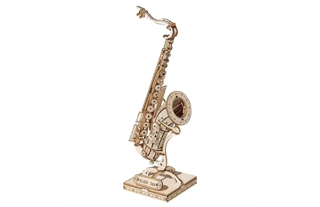 Saxophone 12