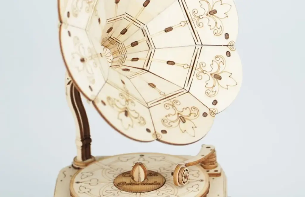 Gramophone 18